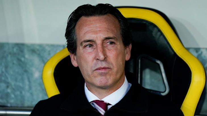Aston Villa manager Unai Emery watches on from the bench